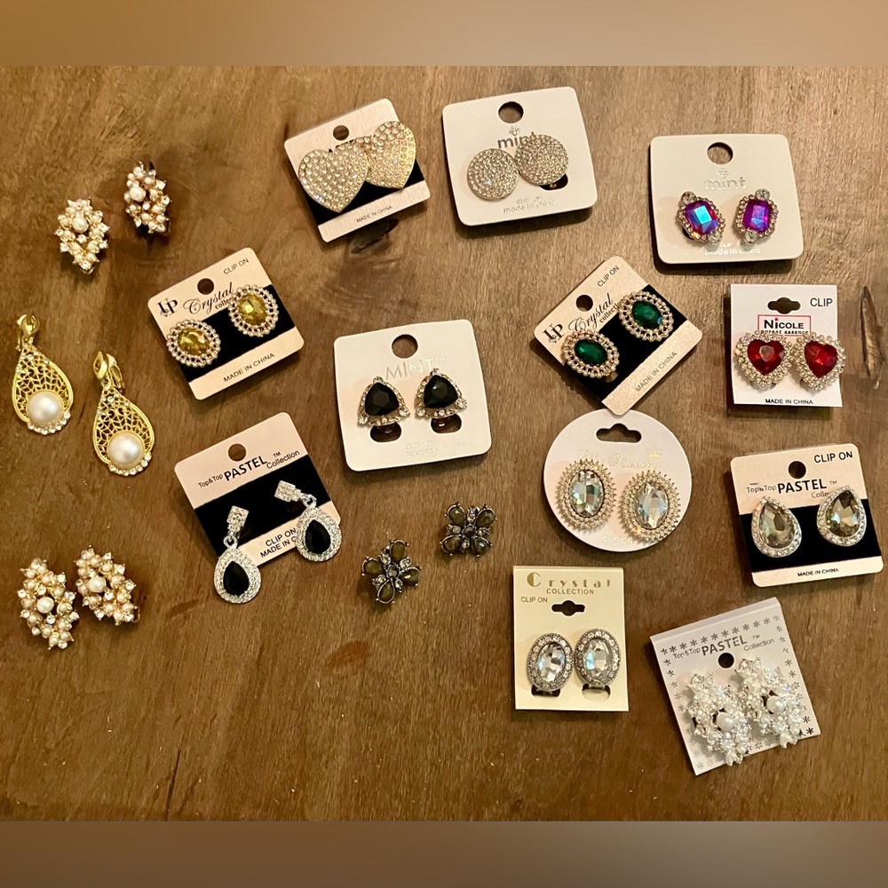 COPY - 16 PAIRS GRANDMA BLING RHINESTONE GOLD SILVER RHINESTONE PEARL CLIP ON E…